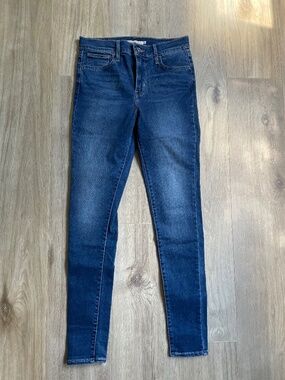 Levi's 720 High Rise Super Skinny Jeans - Size 28x30